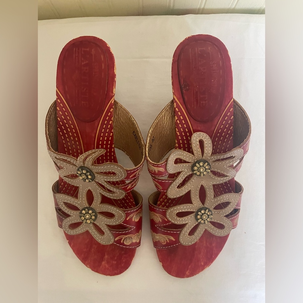 L'ATISTE Red and Cream Floral Sandals